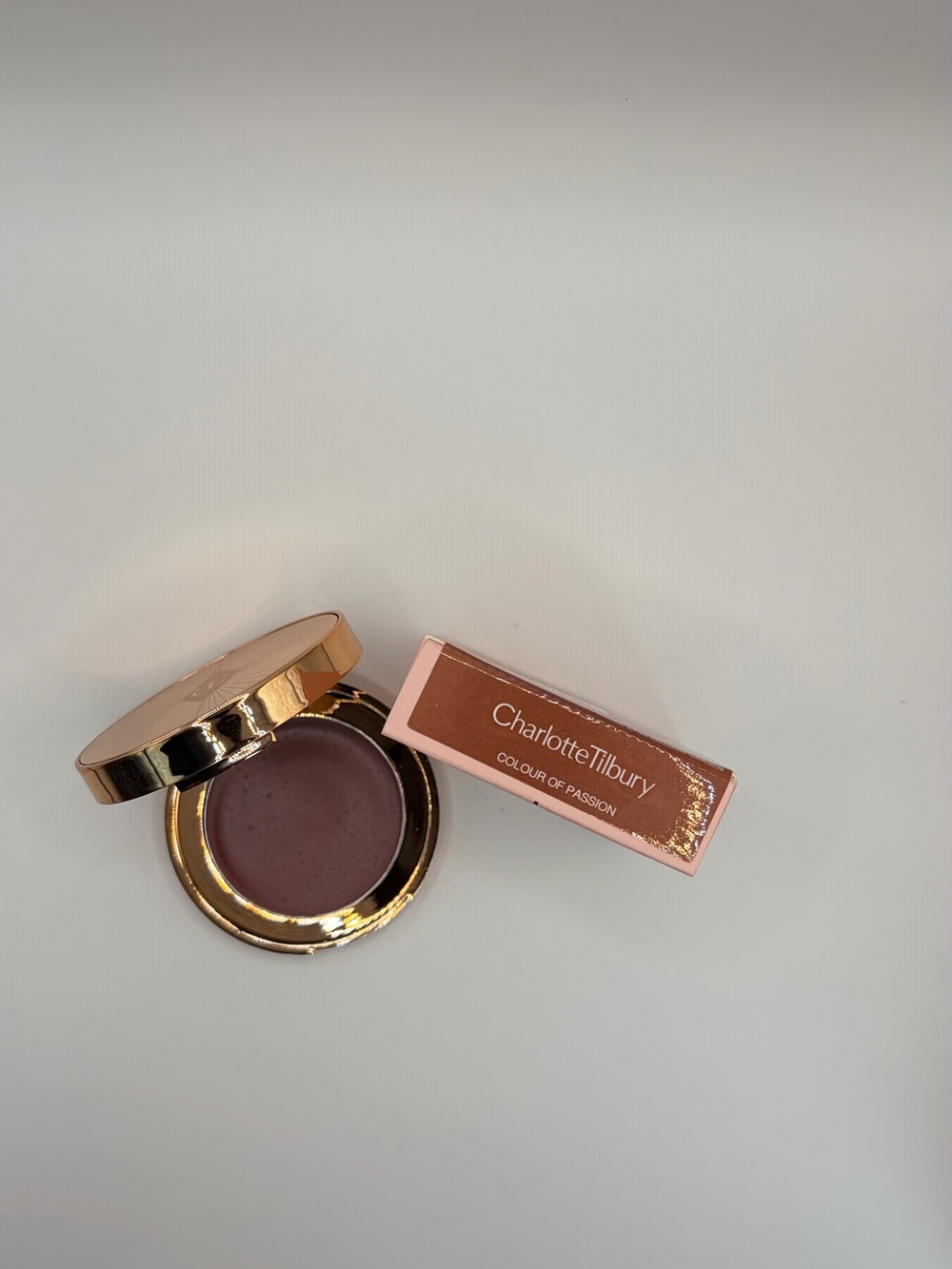 Charlotte Tilbury Lip & Cheek Glow — Deep Rose / Burgundy - Picture 4 of 6